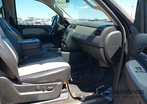 2008 Chevrolet Tahoe Lt z USA, uszkodzony, nr VIN 1GNFK13078R256804